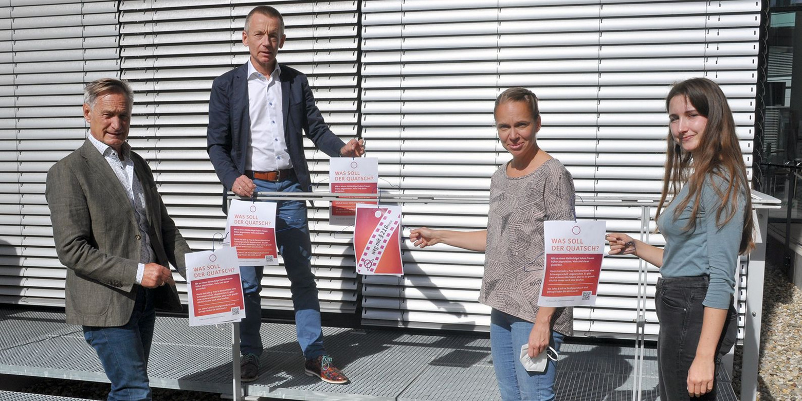 Kleiderbügelaktion Foto