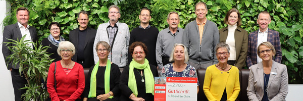 Scheckübergabe Foto