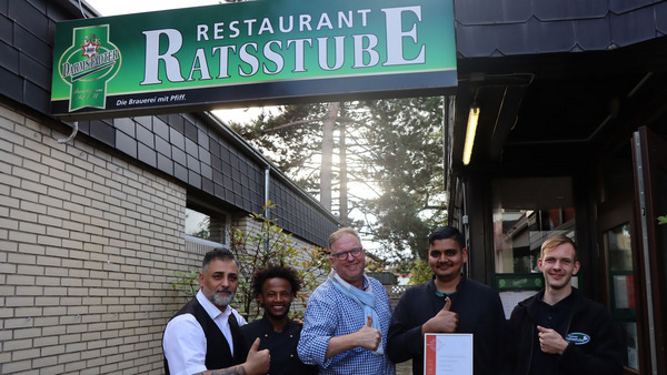 Urkundenübergabe Ratsstube Foto