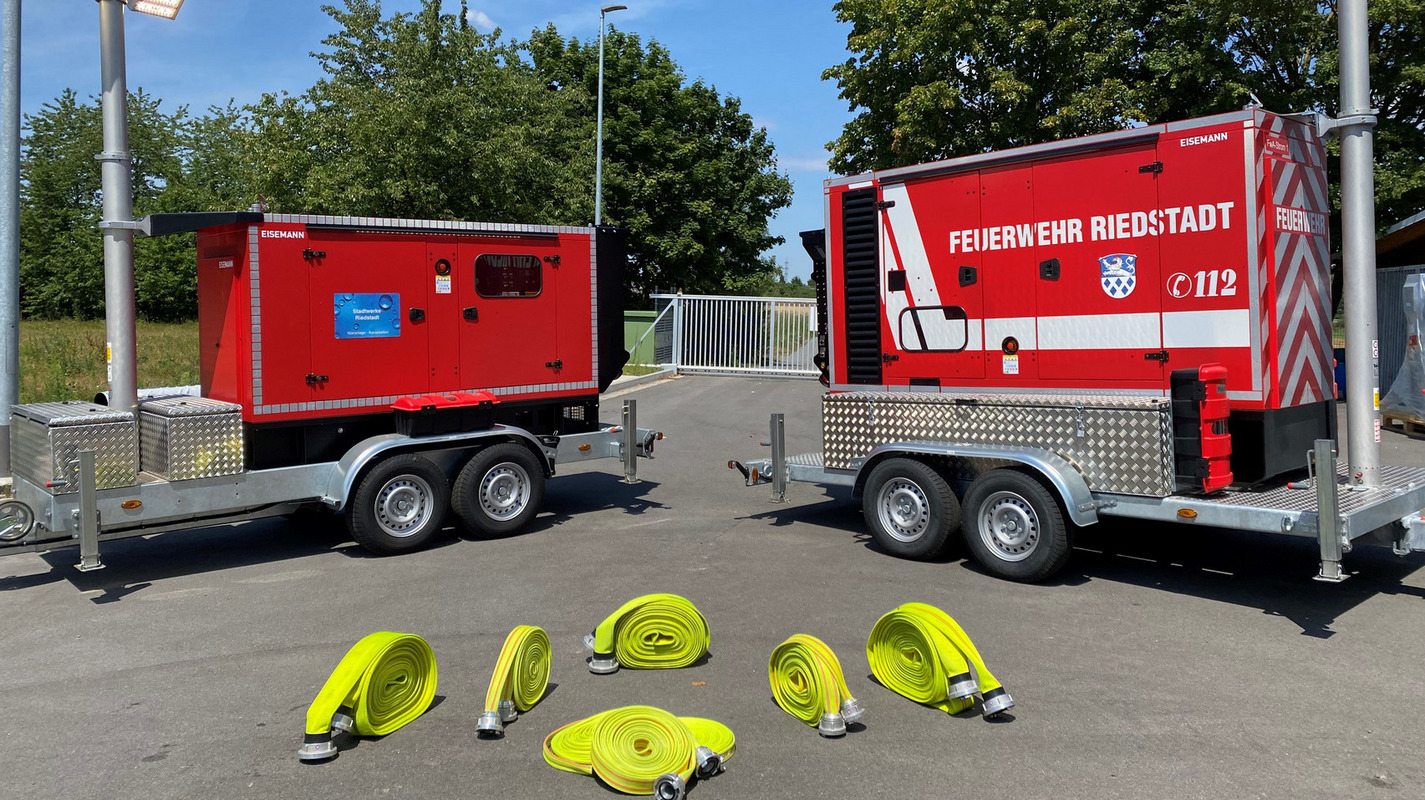 Stromerzeuger und Schläuche Foto